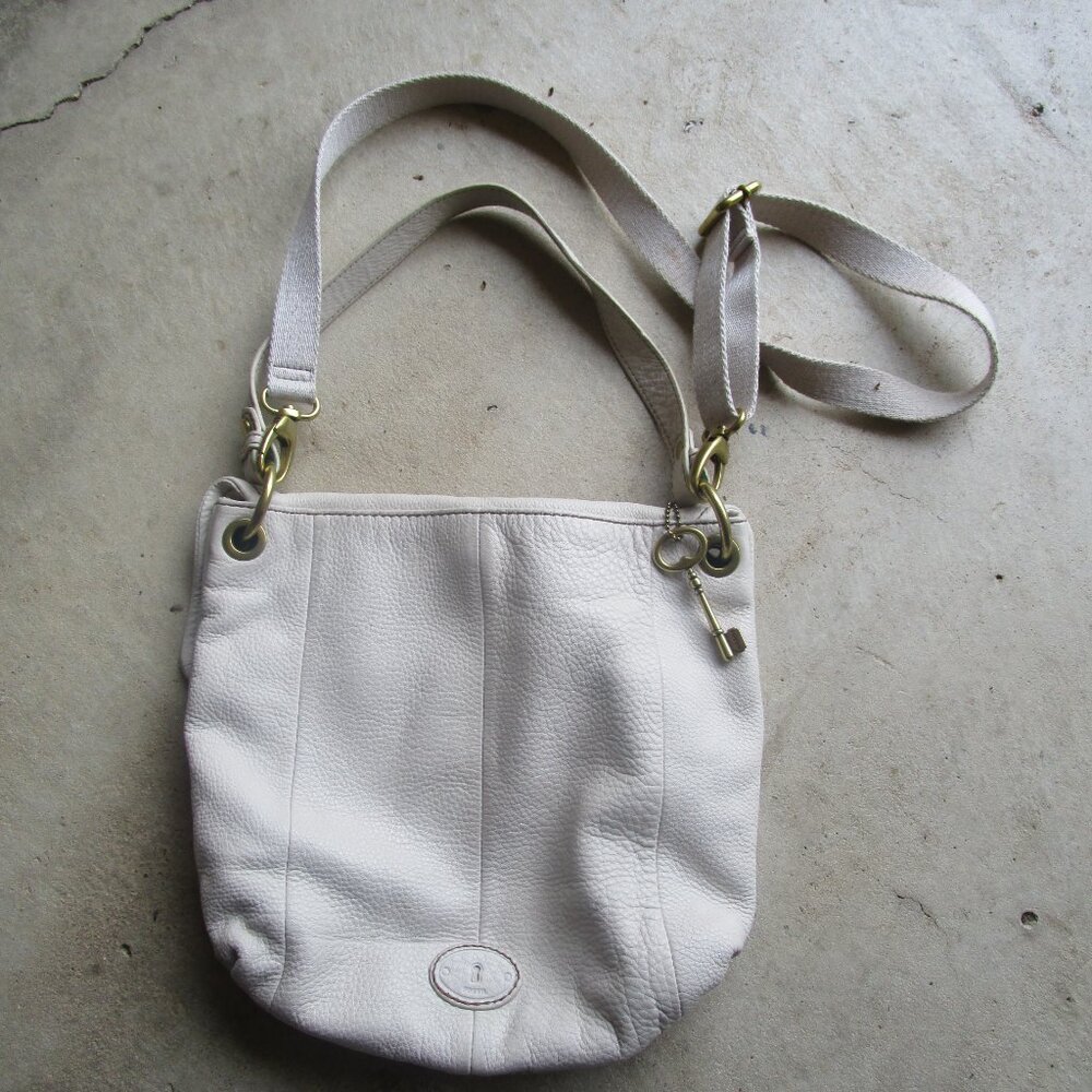 FOSSIL matte off white beige Leather Cowhide shoulder bag